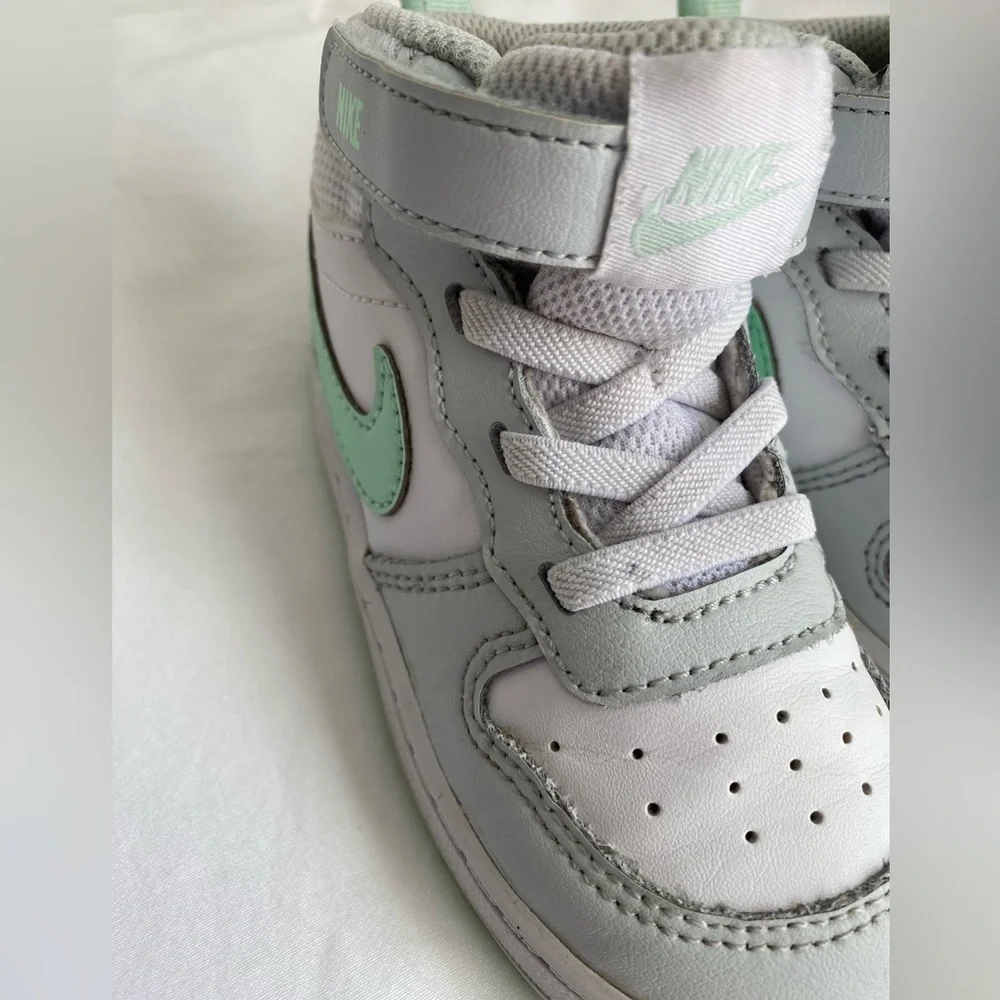 NIKE Toodler Unisex Nike Court Borough Mid 2 Mint Sneakers Size 8C/14 cm